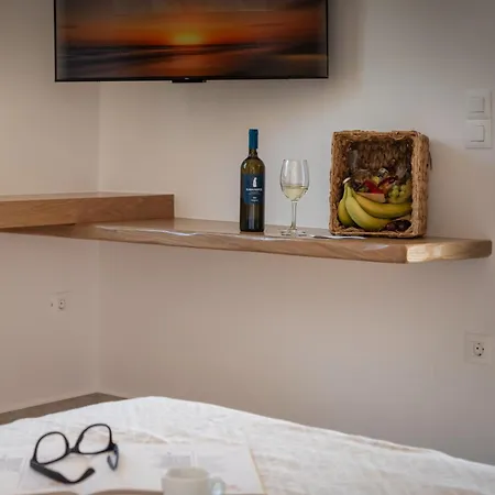 Kastel - Your Milos Hideaway *